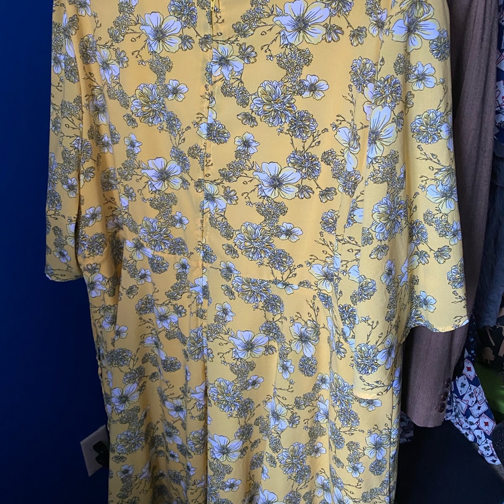 Torrid Yellow floral print dress size 28